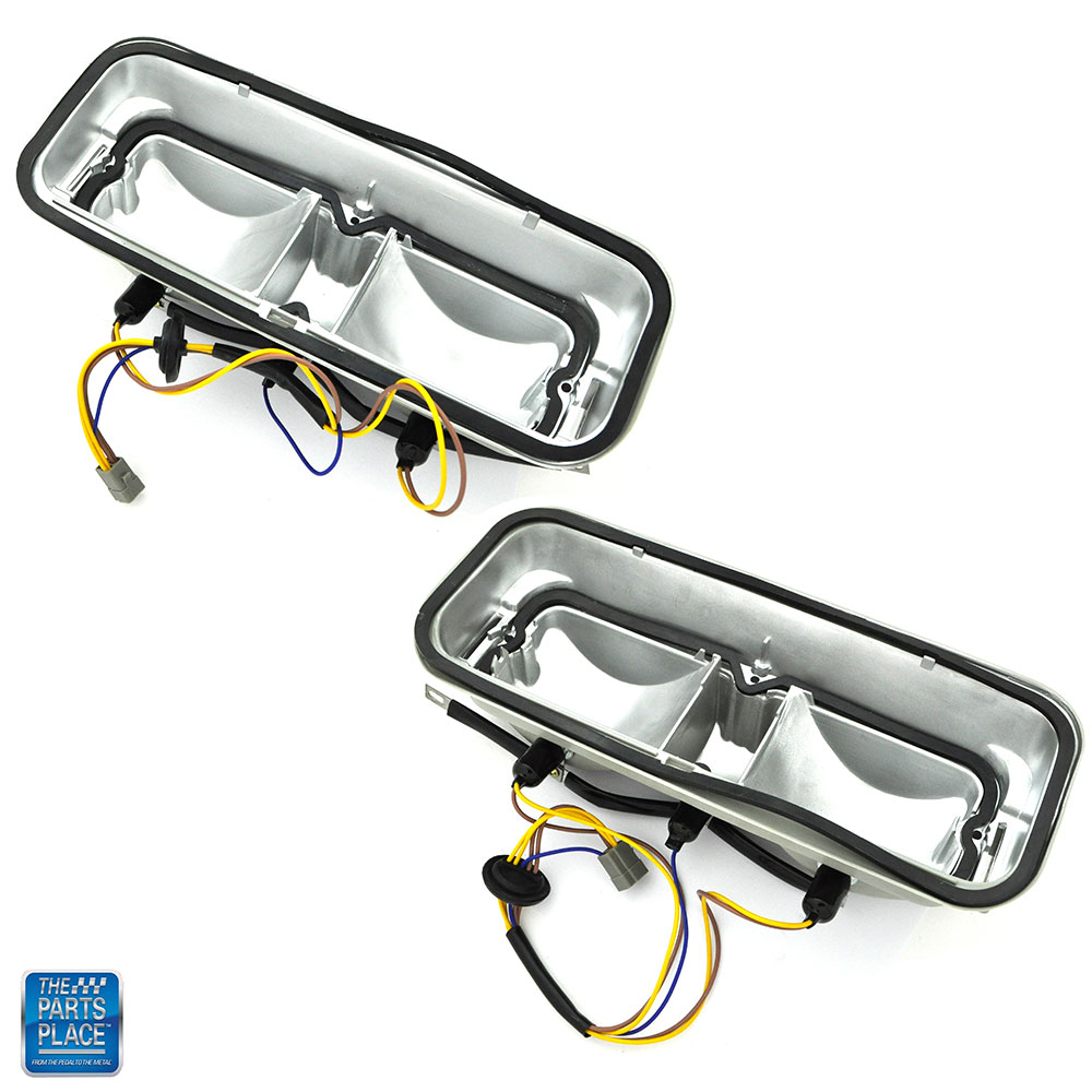 1968 GTO Tail Lamp Light Plastic Housings LH & RH W Sockets