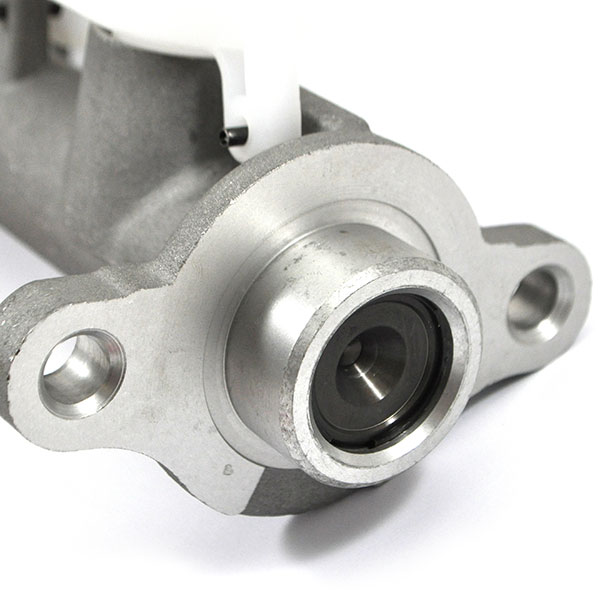 2004 Cadillac Cars BRAKE MASTER CYLINDER ASSEMBLY GM 180466412 / 88875038 | 180466412