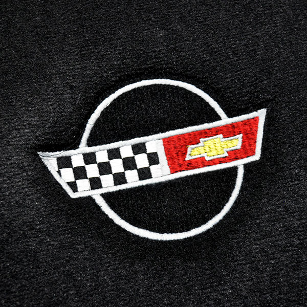 1996 Chevrolet Corvette FLOOR MATS PLUSH STYLE CARPET BLACK WITH EMBROIDERED CROSS FLAGS LOGO â€“ 2PC SET | IN1119O