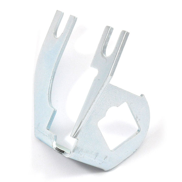 1964 Chevrolet Chevelle/Malibu TRANSMISSION KICKDOWN CABLE DETENT BRACKET GM 3973000 | 3973000