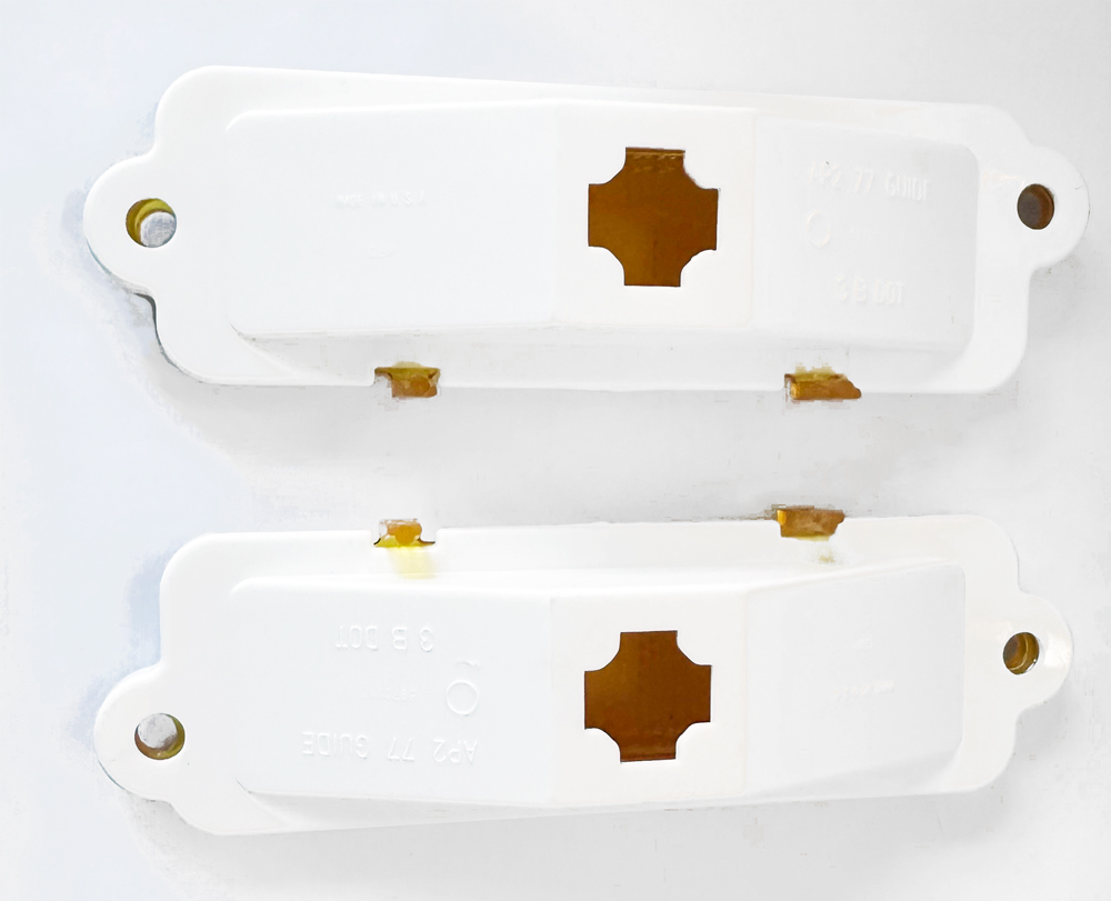 1978 Oldsmobile Cutlass/442/F85 FRONT FENDER MARKER LIGHT SET; WITH GASKETS; GM 5970117 | 5970117