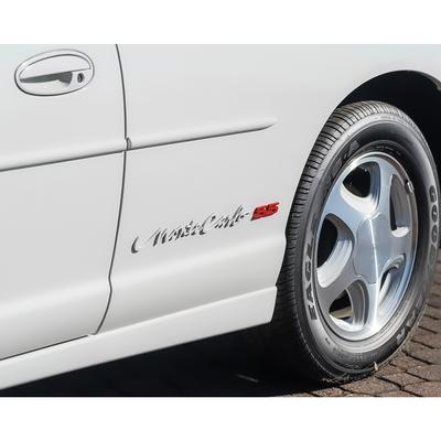 2004 Chevrolet Monte Carlo QUARTER PANEL EMBLEM; MONTE CARLO SCRIPT; WHITE; GM 10427198; EACH | 10427198
