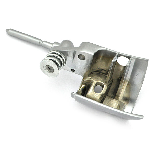 1972 Oldsmobile Full Size SUNVISOR BRACKET & CONVERTIBLE TOP LATCH RECEPTACLE RIGHT PASS SIDE GM 9832958 | 9832958