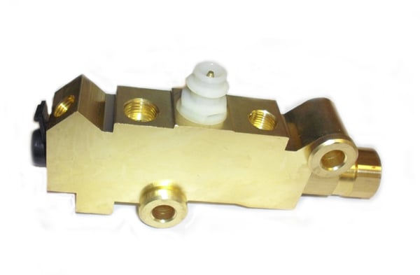 1970 Chevrolet Monte Carlo PROPORTIONING VALVE (COMBO VALVE - USED ON 1970-72 CARS WITH FRONT DISC BRAKE CONVERSION & 71-77 CARS WITH FRONT DISC BRAKES & REAR DRUM) | BR4403Z