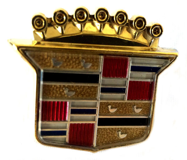 1985 Cadillac Cars CREST EMBLEM GOLD NEW GM NOS - GM # 25646386 | EM52720D