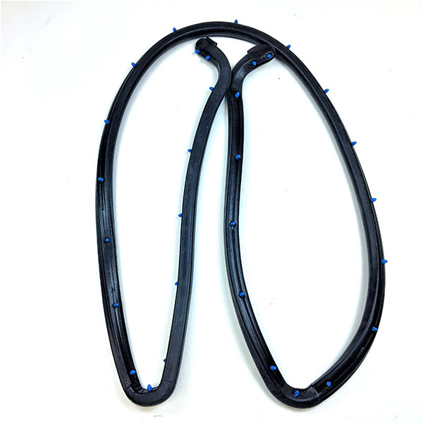 1987 Chevrolet Corvette DECK LID WEATHERSTRIP (LATEX) GM # 14092675 | 14092675