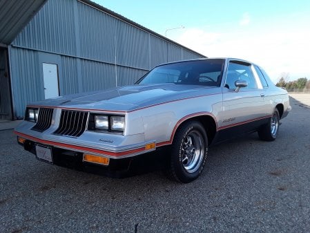 1984 Oldsmobile Cutlass 442 F85 FIBERGLASS FRONT BUMPER PAINT TO